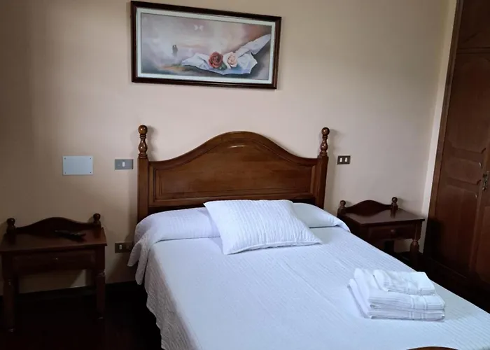 Pensjonat - Restaurante Casa Cuna Tebra