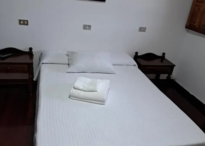 Pensjonat - Restaurante Casa Cuna Tebra